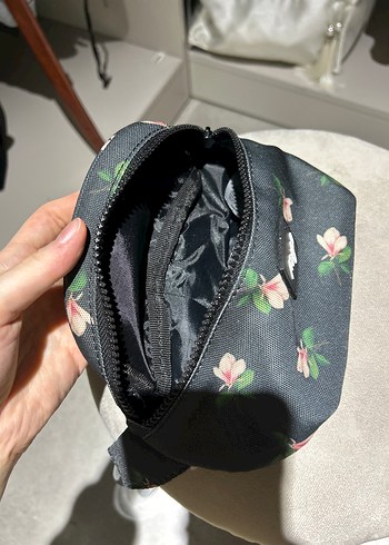 Beden gri Renk Mugo Çiçek Desenli Gri Bel Çantası