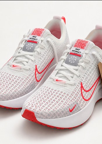 Nike İnteract Run Kadin 39 Sifir Etiketli Kosu Ayakkabisi