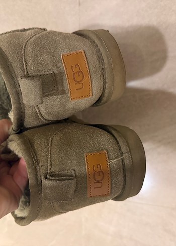 Ugg Haki Mini Bot