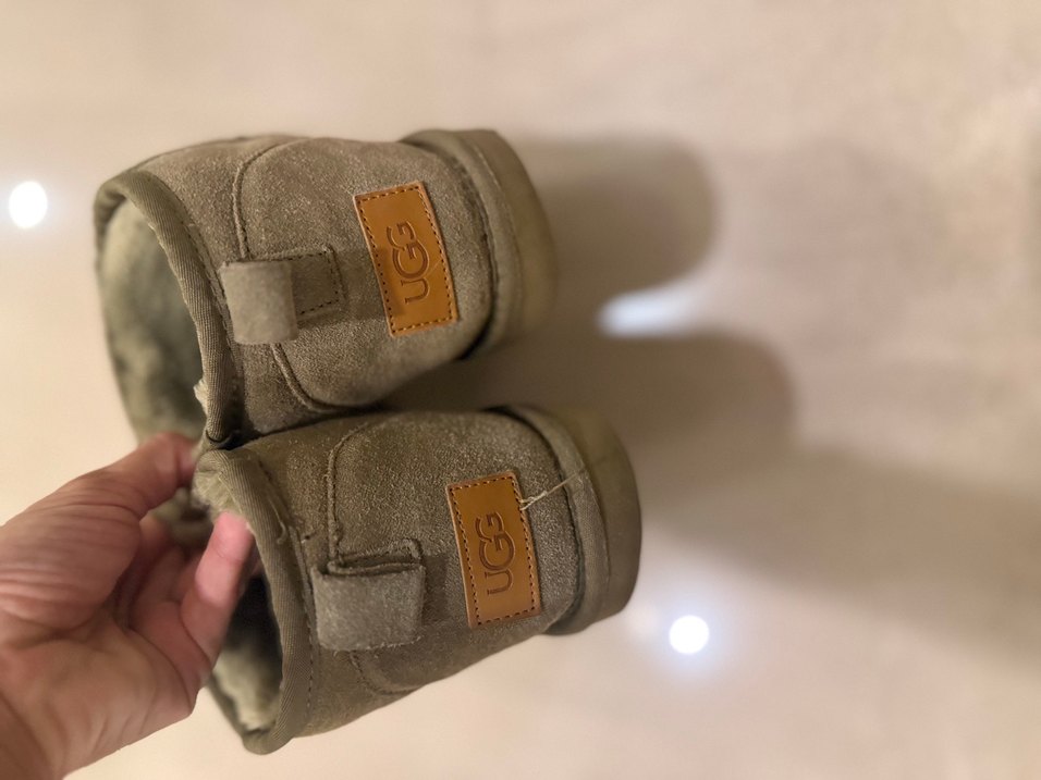 UGG haki mini bot — görsel 4/7