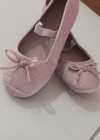 Pembe Fiyonk Detaylı Kız Çocuk Babet