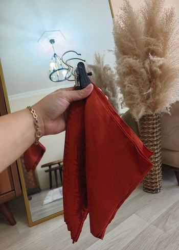Parlak Kiremit Püsküllü Kadın İpek Şal