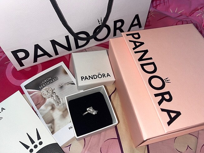 Pandora ışıltılı çift kalpli yüzük