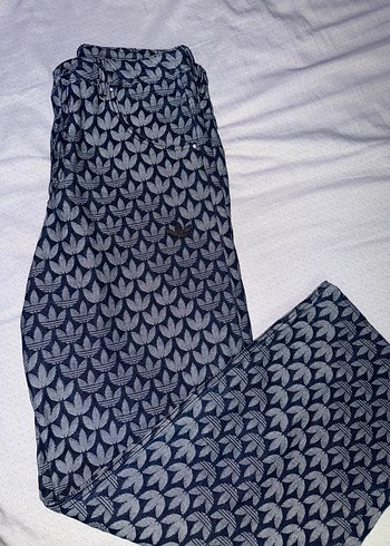 Adidas Lacivert Desenli Pantolon