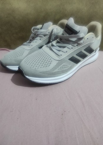Adidas Acik Gri Kosu Ayakkabisi
