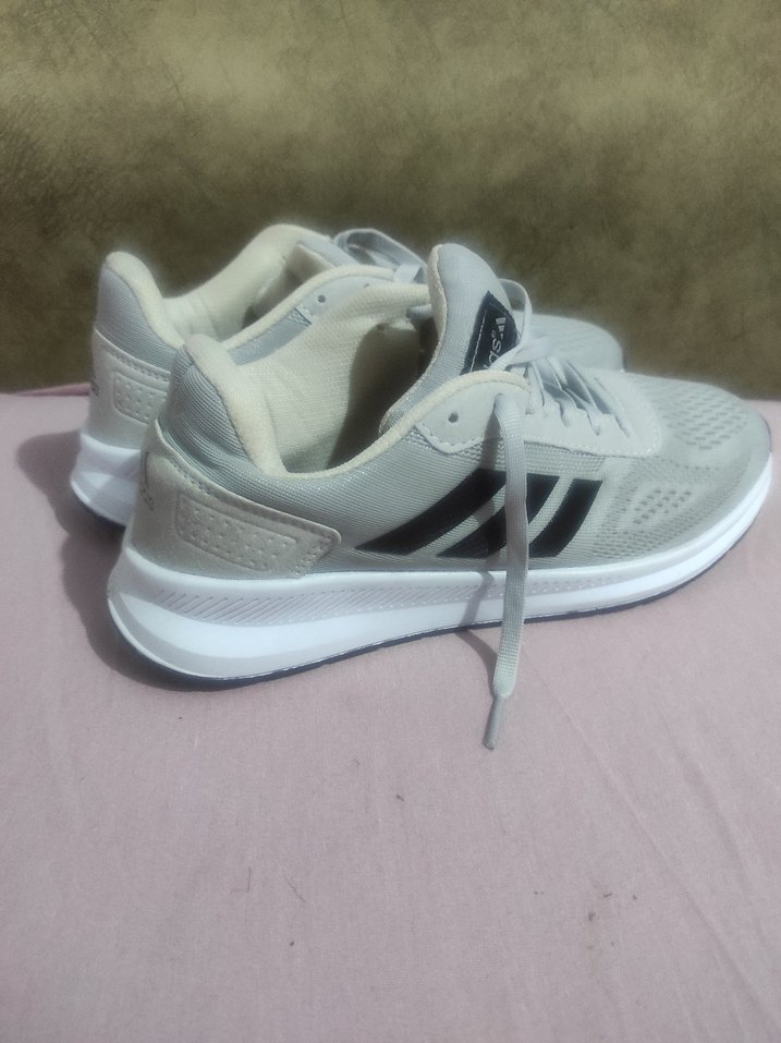 Adidas Açık Gri Koşu Ayakkabısı — görsel 3/4