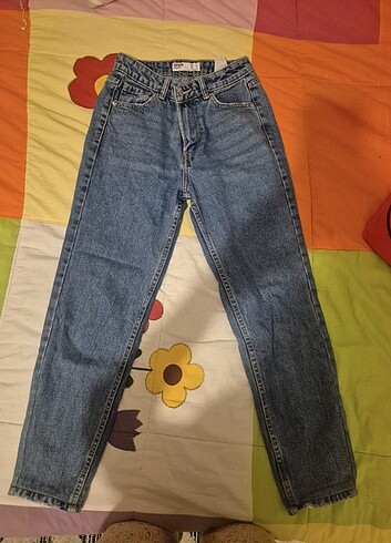 xs Beden Bershka mom jean