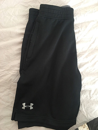 m Beden Under armour siyah şort M beden