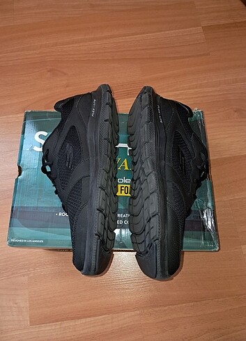 43 Beden ORİJİNAL SKECHERS 43 NUMARA