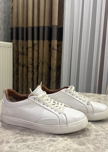 Diğer Minimal Beyaz Deri Sneaker