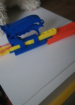 Hot wheels araba fırlatıcı
