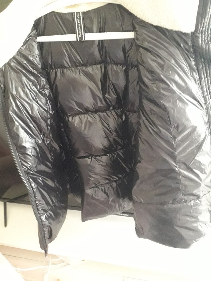 Siyah Şeritli Peluş Yaka Şişme Mont — görsel 7/12