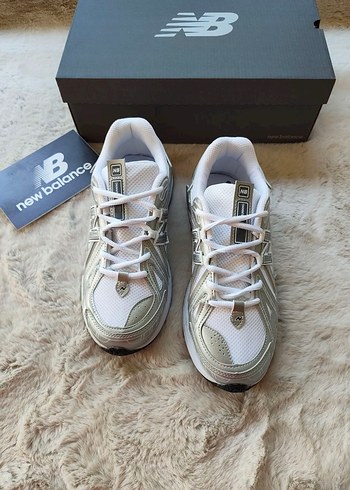 New Balance ürünü
