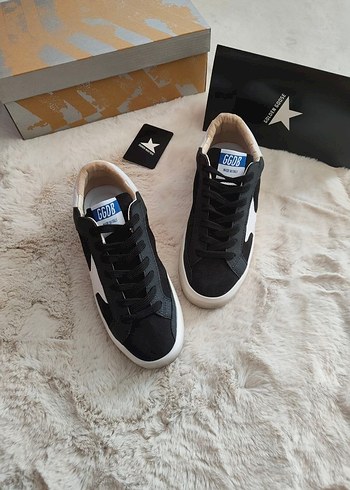 Golden Goose Deluxe ürünü