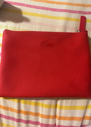 Lacoste makyaj çantası