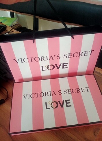 Victoria s Secret Çantalı ruj seti