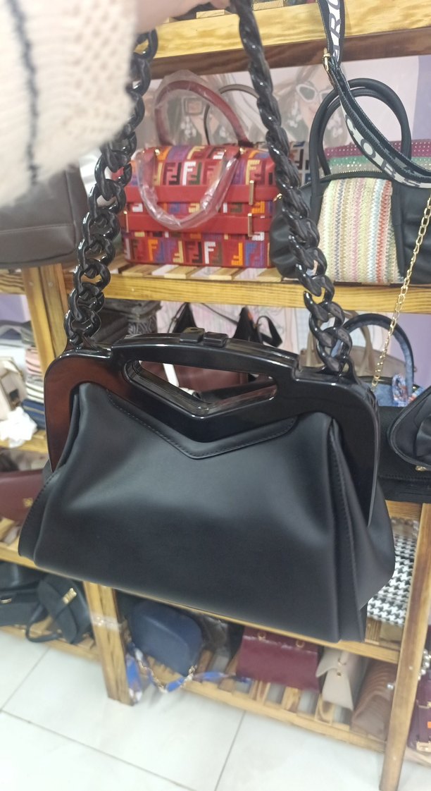 Siyah Zincir Detaylı Deri Kadın Çanta - Görsel 2