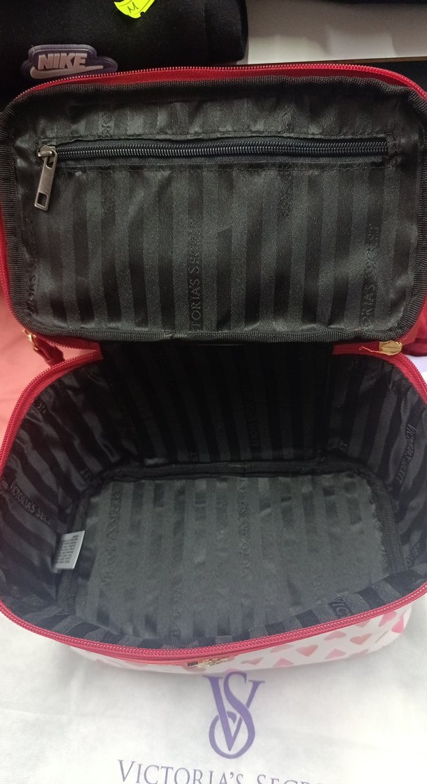 Victoria's Secret Pembe Kalpli Makyaj Çantası - Görsel 4