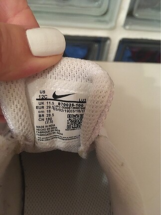 29 Beden beyaz Renk Nike çocuk ayakkabısı