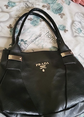 Prada Siyah Deri Omuz Cantasi