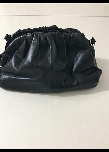  Beden siyah Renk Bershka çanta 
