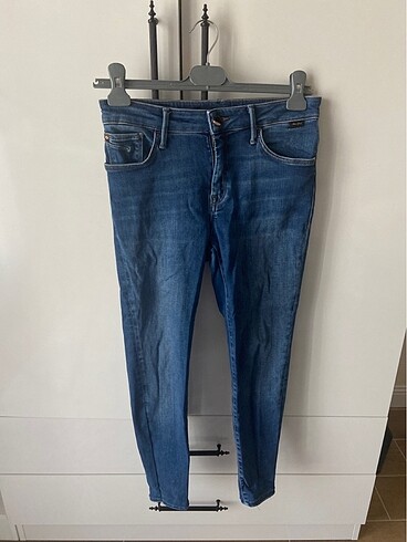 28 Beden Mavi jeans