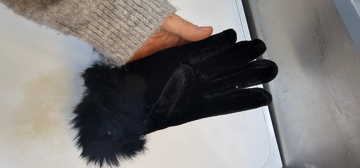Siyah Kürklü Kadın Eldiveni - Görsel 2