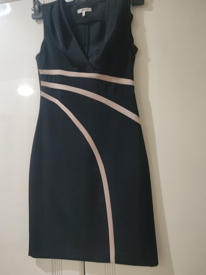 Siyah V Yaka Kolsuz Mini Elbise düğün - Görsel 4