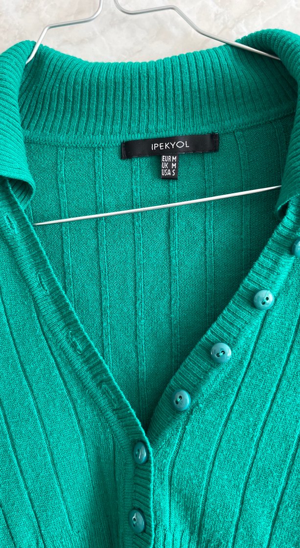Düğmeli V Yaka Yeşil Kadın Triko - Görsel 2