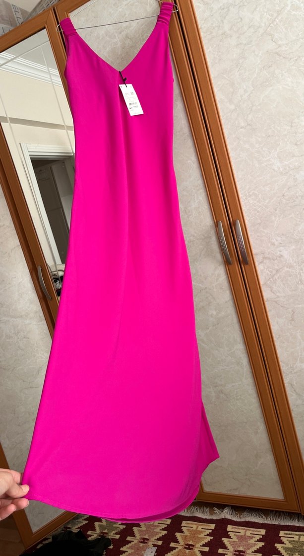 Pembe V Yaka Drapeli Uzun Kadın Elbise - Görsel 4