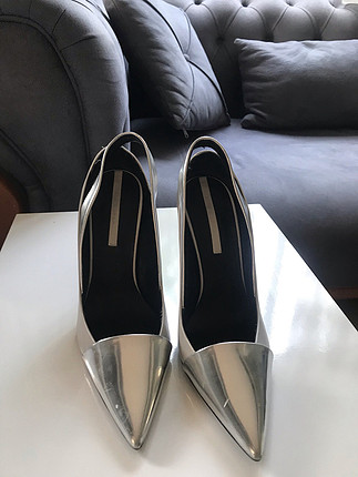 Zara Stiletto Ayakkabı (39 numara) kalıbı dar, 38 giyen birine d