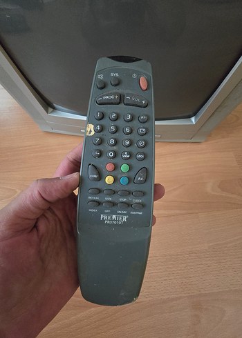  Beden Renk 37 EKRAN TELEVİZYON