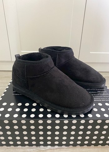 38 Beden siyah Renk Ugg Bot