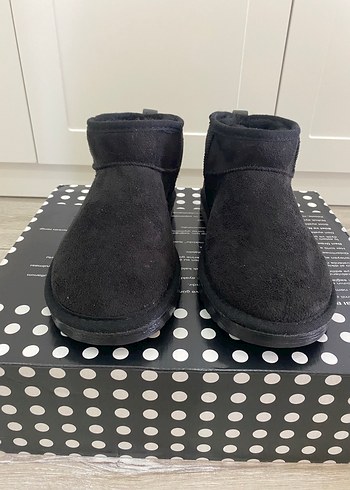 38 Beden Ugg Bot