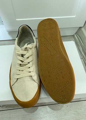 37 Beden Bershka sneaker