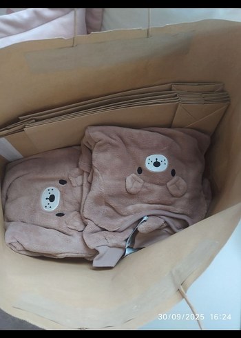 4 Yaş Beden camel Renk Kız Çocuk Bej Tüylü Pijama Takımı