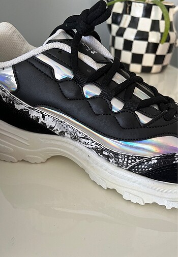 40 Beden siyah Renk Skechers spor ayakkabı