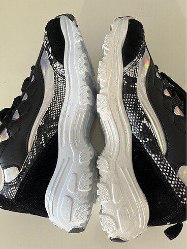 36 Beden Skechers spor ayakkabı