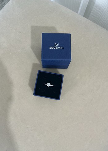 swarovski Tek Tasli Zarif Yuzuk