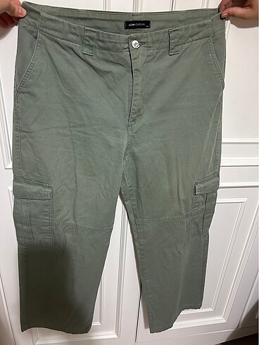 Yeşil kargo pantolon