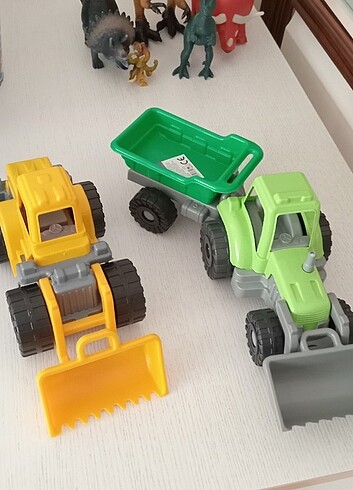  Traktör 