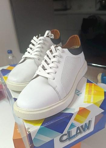 Beyaz Bağcıklı Spor Ayakkabı - Görsel 2