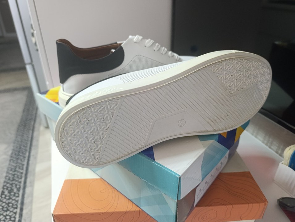 Beyaz Bağcıklı Spor Ayakkabı - Görsel 4