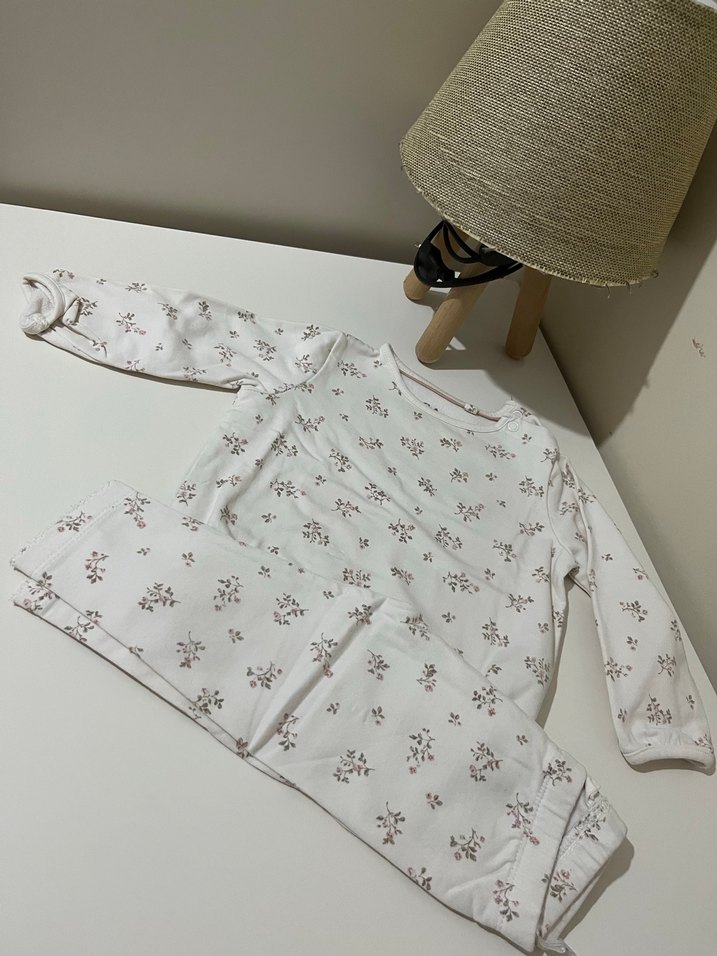 Beyaz Çiçek Desenli Kız Bebek Tulum - Görsel 2