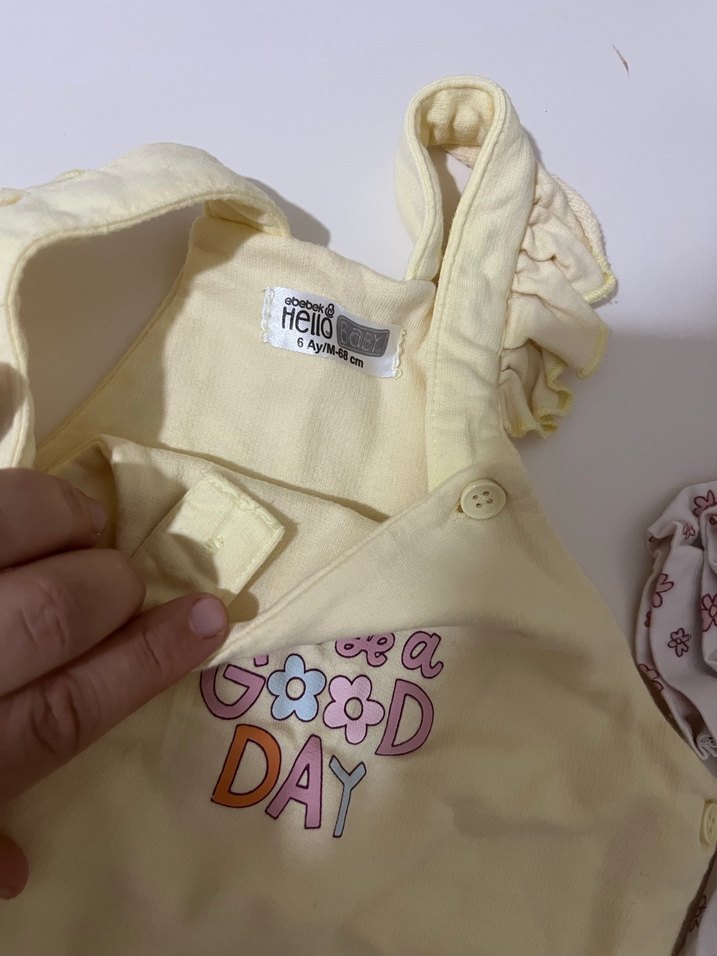 Pastel Sarı Nakışlı Fırfırlı Bebek Tulum - Görsel 2