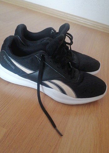Reebok ürünü