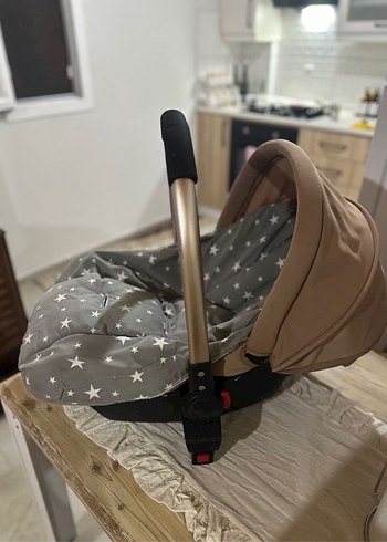Gri Yıldız Desenli Bebek Oto Koltuğu