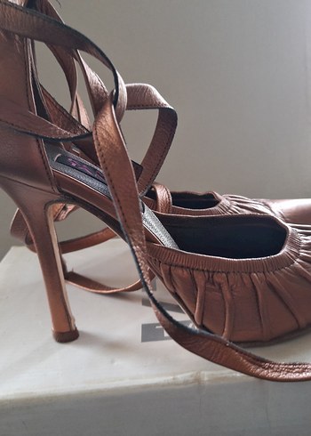 Kemal Tanca Parlak Bakır Deri Stiletto Topuklu Kadın Ayakkabı