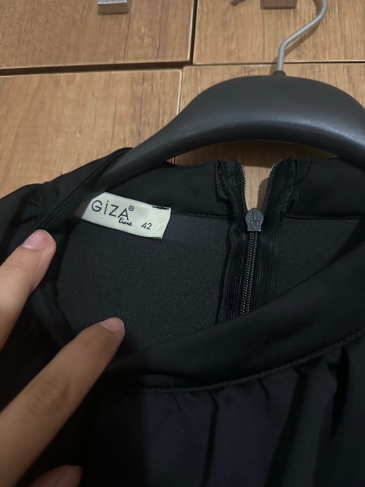 Uzun Siyah Pilili Kadın Elbise - Görsel 4