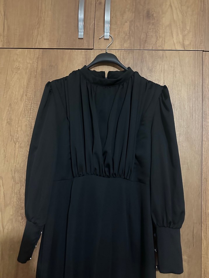 Uzun Siyah Pilili Kadın Elbise - Görsel 5